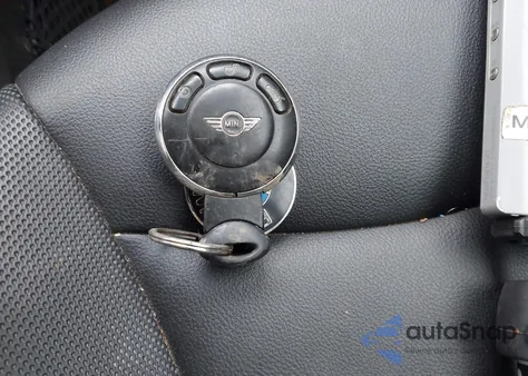 2012 Mini Cooper Clubman z USA, uszkodzony, nr VIN WMWZF3C57CT189292